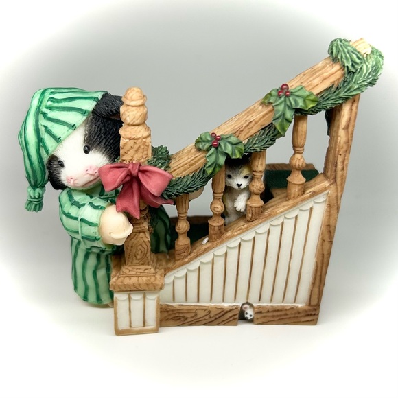 Mary's Moo Moos Enesco 1999 I Thought I Herd Him #548693 Christmas Figure w/Box - Picture 1 of 13